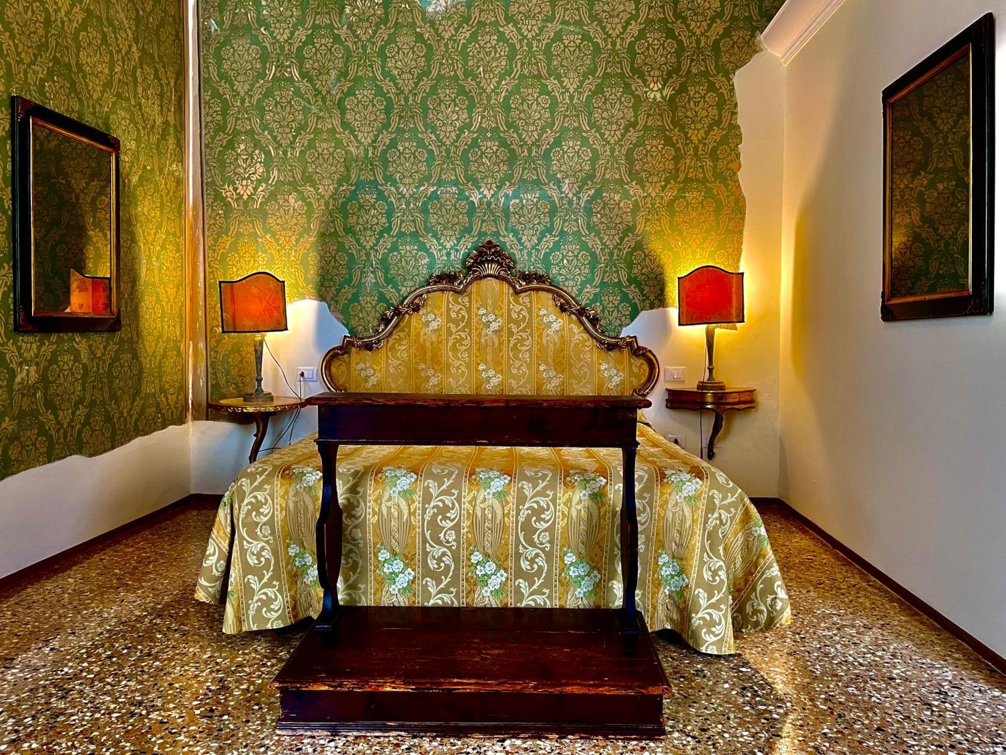 Console Palais